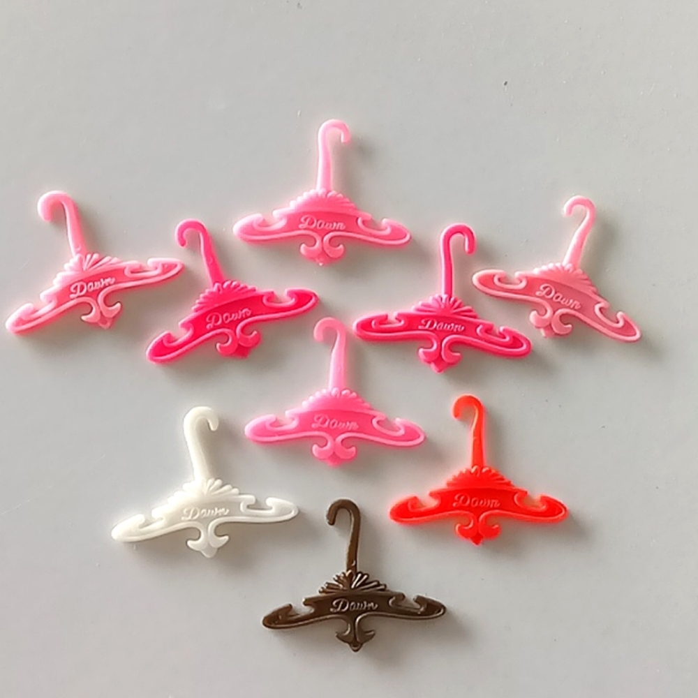 9 pc Vintage Dawn Hangers